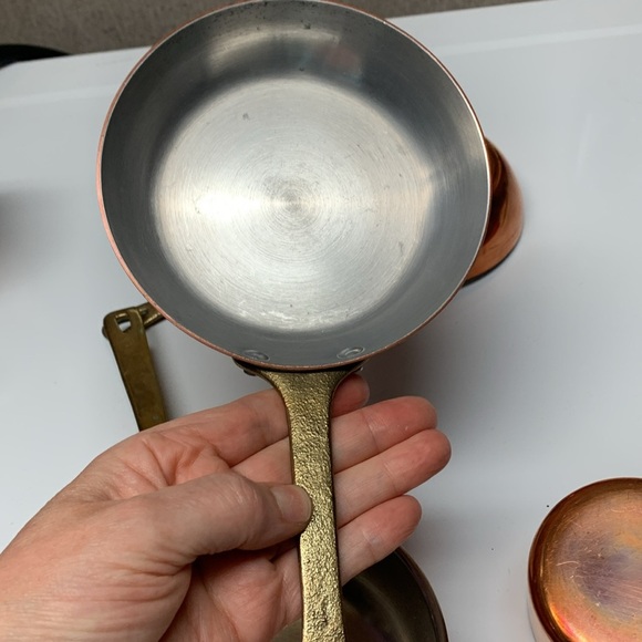 Mini brass frying pans and pot - Picture 4 of 14